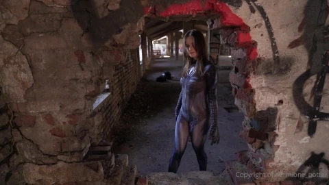 Hermione Potter - Spider Girl Blowjob Abandoned Place