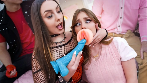 Cam Swap: Violet & Lucy - Mouth & Pocket Action